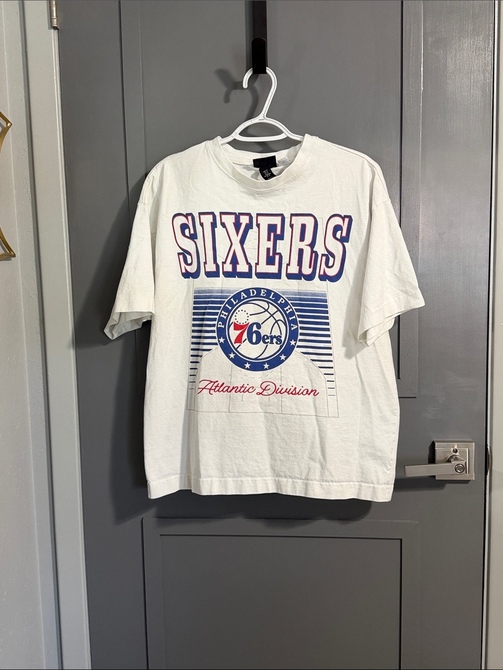 H&M White Philadelphia Sixers Graphic Tee